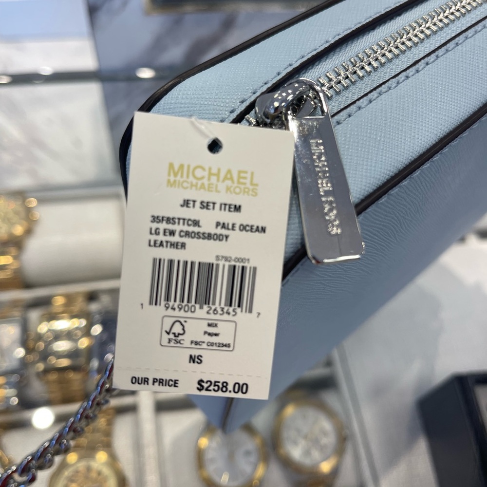 MICHAEL KORS Jet Set Large Saffiano Leather EW Crossbody Bag
Pale Ocean
NWT - Picture 5 of 12